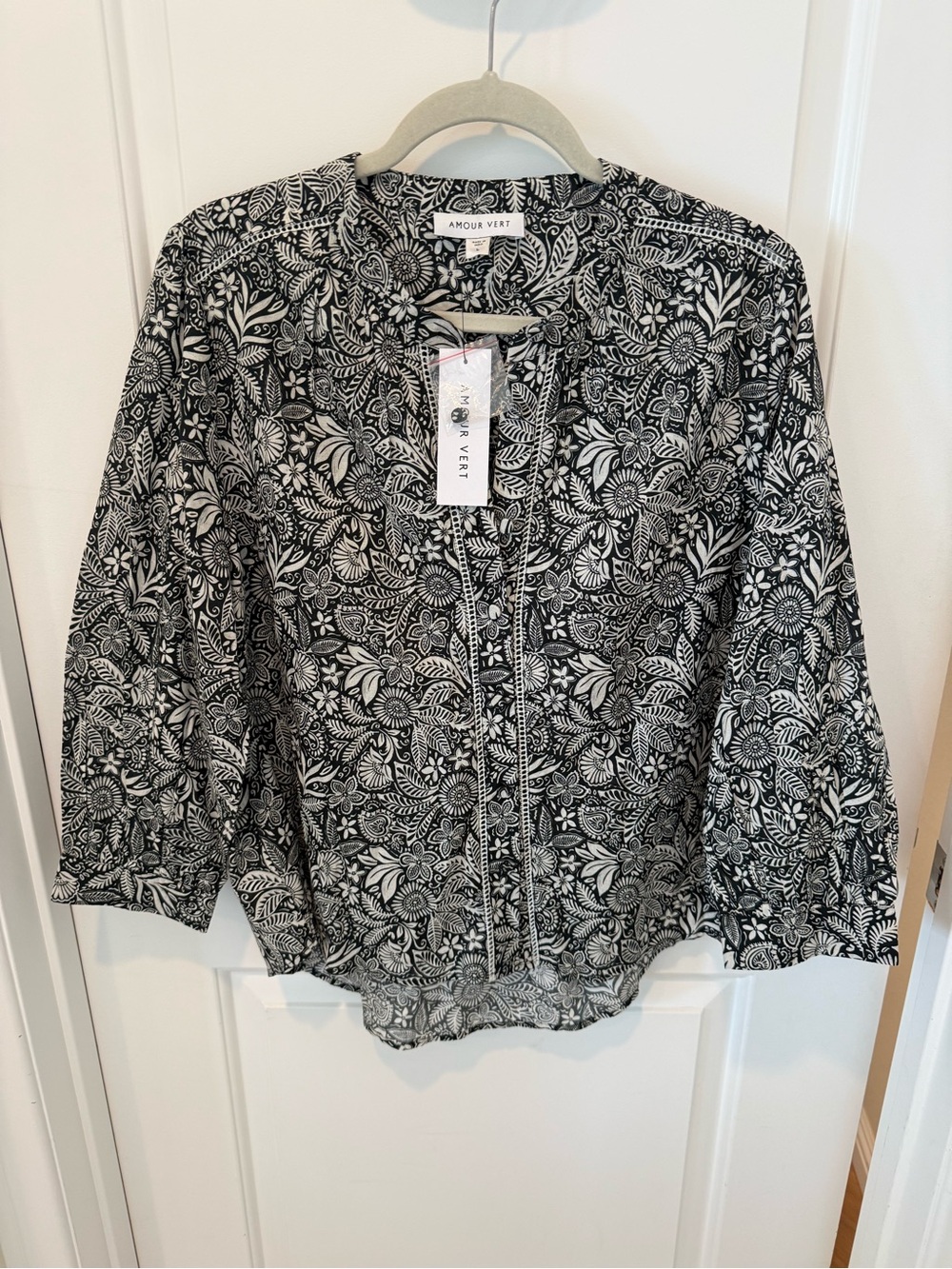 Amour Vert Black and White Floral Button-Front Blouse - 100% Organic Cotton.